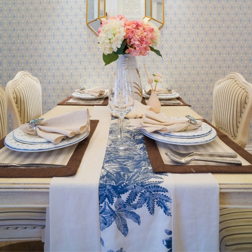 Table linens and napkins cleaning